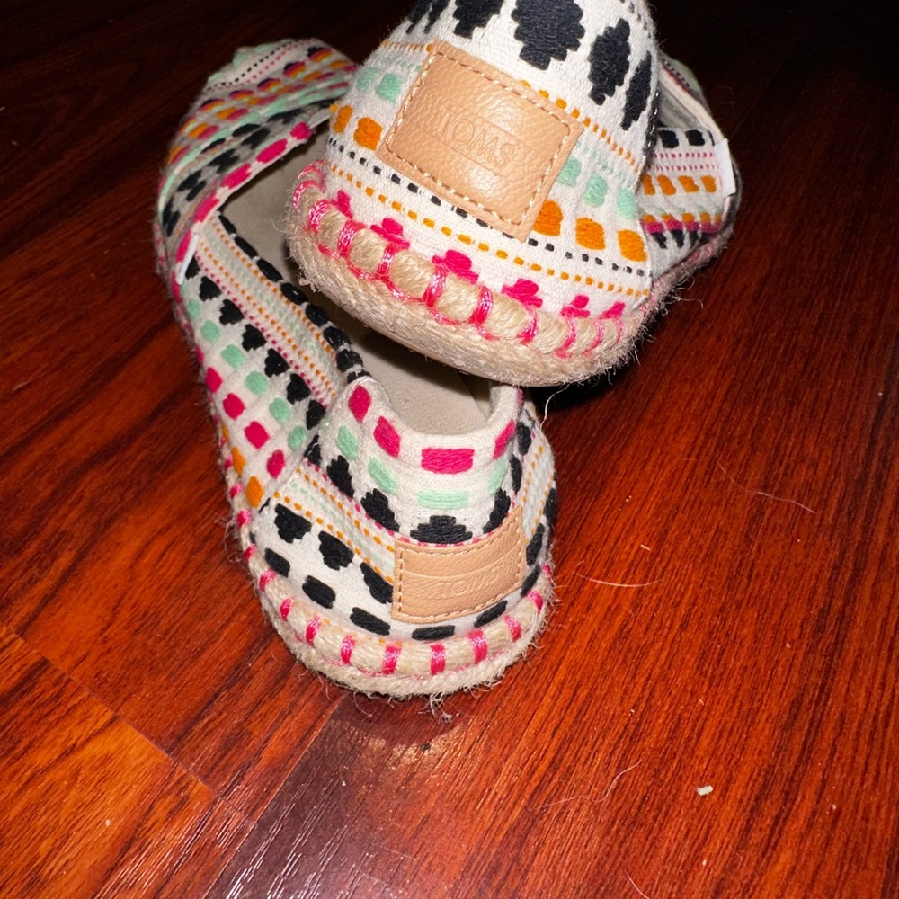 TOMS Women's Colorful Patterned Espadrilles - Picture 4 of 4